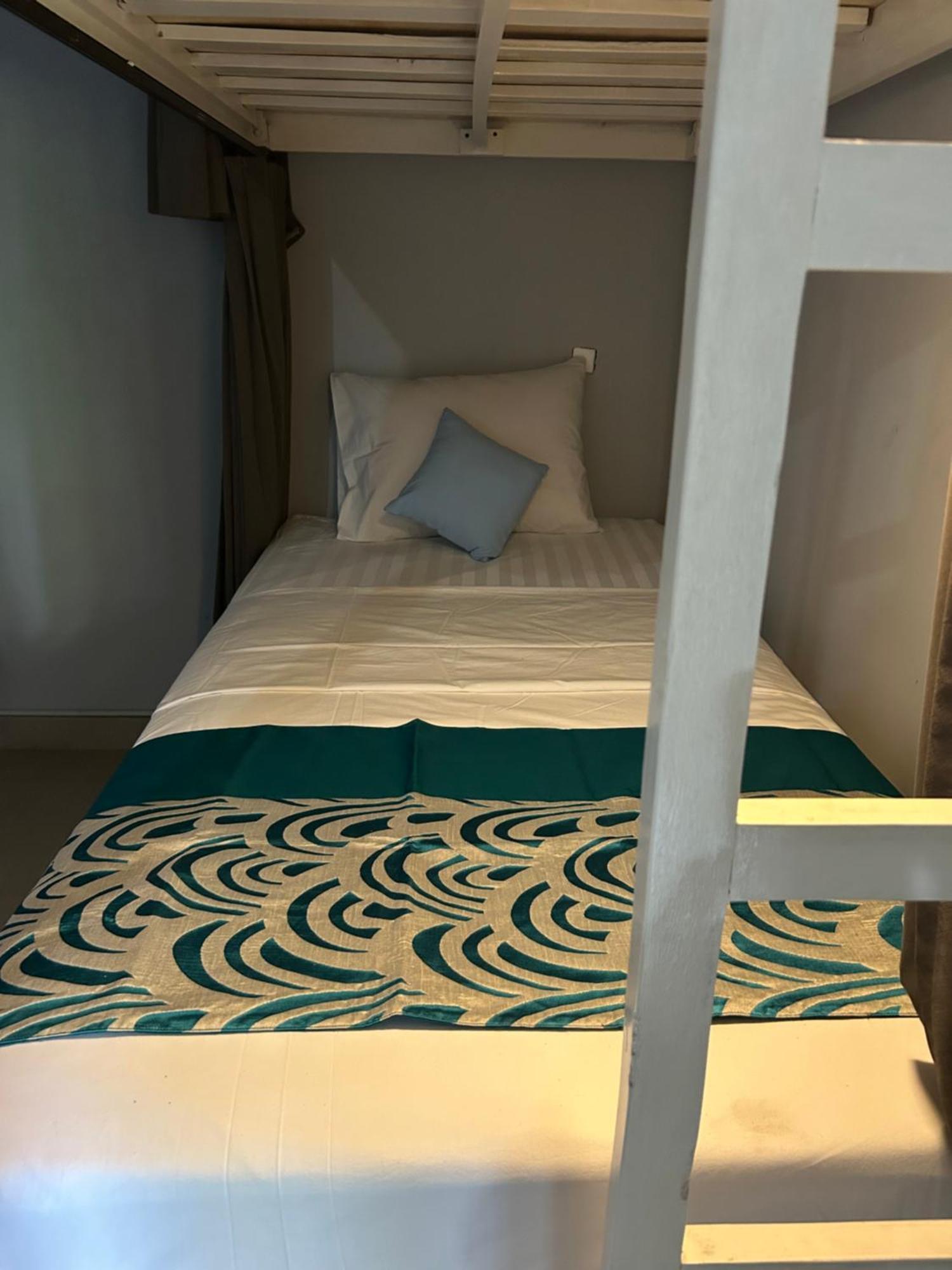 Blue Waves Hostel Amed Ambat Kültér fotó