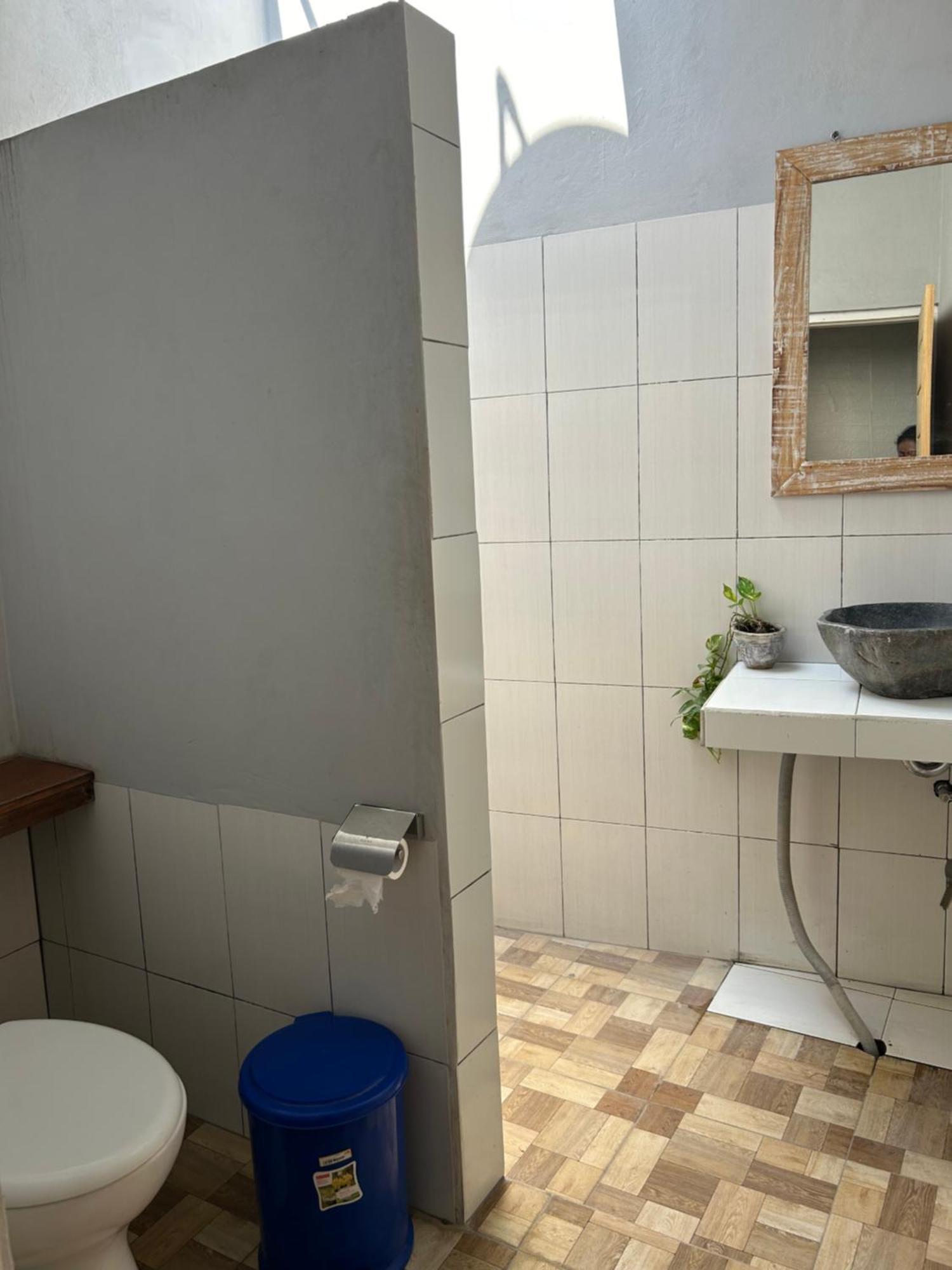 Blue Waves Hostel Amed Ambat Kültér fotó